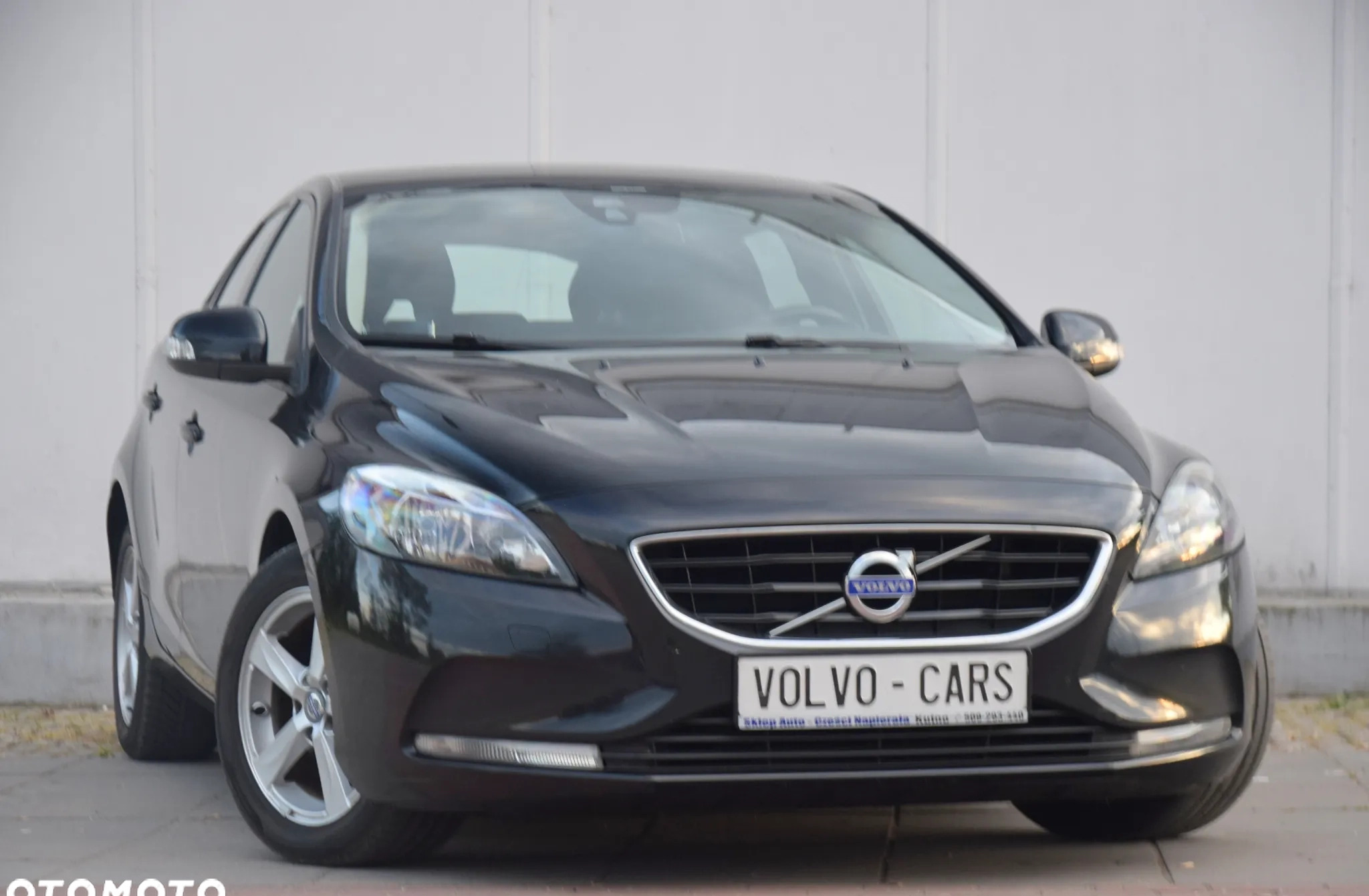 Volvo V40 cena 33700 przebieg: 206430, rok produkcji 2013 z Stryków małe 781